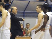 Duško Vujošević davi Bogdana Bogdanovića