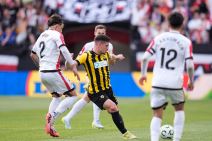 Luka Jović vodi loptu u Ligi konferencija