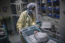 Porođaj Sare Bird u Izraelu