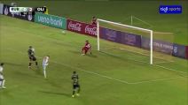 Napadač Olimpije iz Asunsiona postigao gol, iako je samo sekund ranije promašio penal.