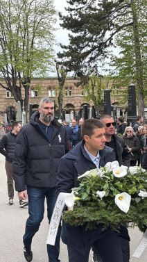Vanja Marinković stigao na sahranu Duška Vujoševića i Slavko Vranjes (2).jpg