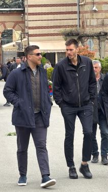 Filip Petrušev na sahrani Duška Vujoševića