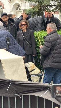 Pas Žuta na sahrani Duška Vujoševića  (5).jpg