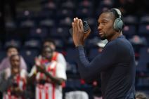 Košarkaš Crvene zvezde Ebuka Izundu.