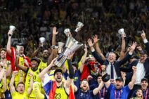 Evroliga slavlje igrača Fenerbahčea.