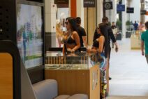 Aleksandra Subotić Maja Marinković u šopingu (4).jpg