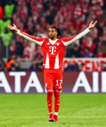 Majkl Olise slavi gol za Bajern protiv Reala