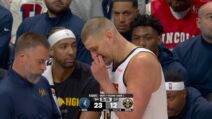 Nikola Jokić razbijen nos Denver - Minesota (5).png
