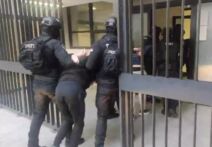 Privođenje osumnjičenih na saslušanje u VJT u Beogradu 5.jpg