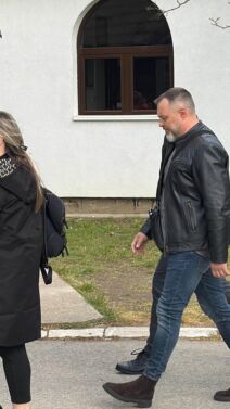 Brat Rade Manojlovic stigao na sahranu Sase Katancica Nenad jedan od retkih kolega koji se pojavio (1).jpg