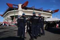 Policija ispred stadiona San Siro