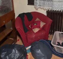 Stanari su potpuno uništili stan u Pančevu koji su iznajmljivali (6).jpg