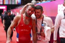 Reprezentativac Srbije u rvanju Georgij Tibilov slavi pobedu sa Davorom Štefanekom