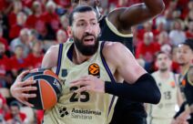 Tornike Šengelija na utakmici Monako Barselona