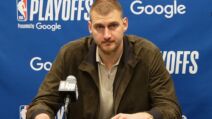 Nikola Jokić na konferenciji za medije.