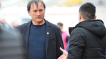 Miroslav Tanjga se rukuje na utakmici Vojvodina Partizan