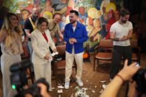 Konstantinos Kofus i Neda Ukraden, dolazak, zajednicka, lomljenje tanjira (4).jpg