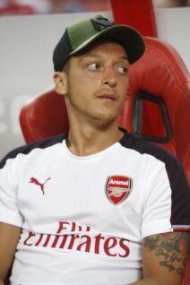 Mesut Ozil Arsenal (3).jpg