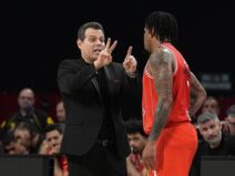 Kris Džouns DImitris Itudis