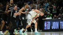 Nikola Jokić u duelu protiv Minesote
