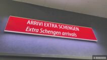 Srbi zarobljeni na aerodromu.jpg