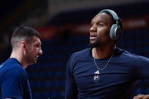 Ebuka Izundu na meču Crvene zvezde i Kluža