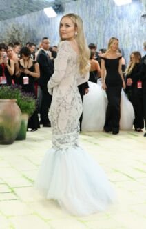 Lindzi Von pozira na dodeli Met Gala nagrada