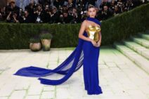 Hejli Biber Met Gala 2026 (1).jpg