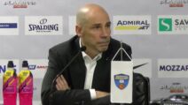 Đoan Penjaroja na konferenciji za novinare Partizana