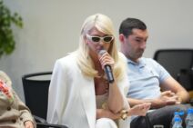 Jelena Karleuša konferencija Nijedna mama nije sama