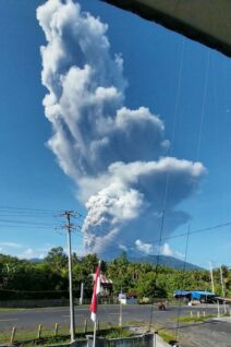 Erupcija vulkana Maunt Dukono u Indoneziji  (4).jpg