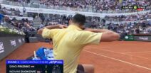 Novak Ðoković povreda ramena4.jpg