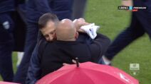 Nenad Lalatović i Dejan Stanković se grle (4).jpg