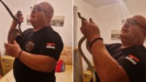 Zmijolovac Vladica izvukao zmiju iz ormara u porodičnoj kući