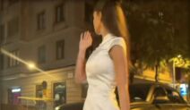 Đina Džinović se snima na ulici