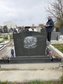 oskrnavljen spomenik u Šapcu (2).jpg
