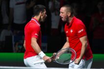 Novak Đoković i Viktor Troicki na meču Dejvis kupa