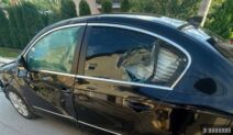 Auto u koji su udarili dečaci