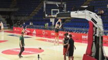 Zagrevanje igrača pred meč Crvena zvezda - Cedevita Olimpija 4.jpg