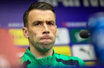 Šejmus Kolman na konferenciji za medije