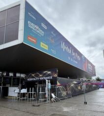 Atmosfera oko Arene uoči finala 3.jpg