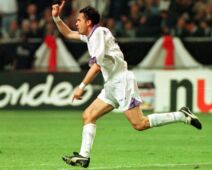 Predrag Mijatović slavi gol za Real Madrid u finalu Lige šampiona