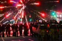 Napad na policiju u centru Beograda