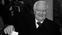 Dragoljub Mićunović (4).jpg