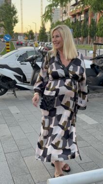 Trudna Dea Djurdjevic na reviji Bate Spasojevica (4).jpg