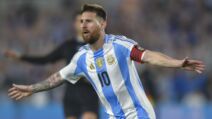 Lionel Mesi slavi gol za Argentinu.jpg