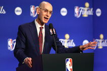 Adam Silver na konferenciji za medije.