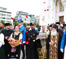 ispraćaj pojasa Presvete Bogorodice 3.jpg