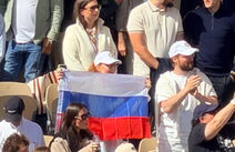 Ruska zastava na Rolan Garosu