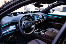 BMW 740 xDrive (1).jpg